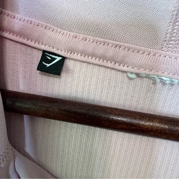 GYMSHARK Breeze Lightweight Seamless Hoodie in Shell Pink. Size Large ? - Picture 2 of 11